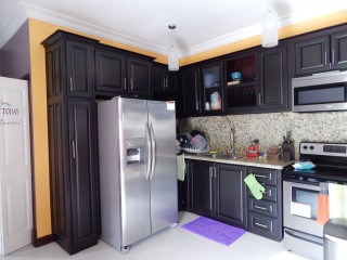 Hillview Apartments, Kingston / St. Andrew, Jamaica - Apartment for Sale